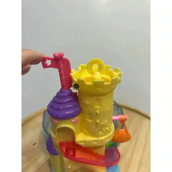 Polly Pocket Bubble Aquarium with Underwater Theme, Bubble-Making Feature - Picture 5 of 7